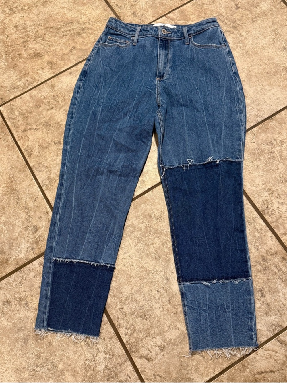 Hollister Two-Tone curvy high-rise mom jean vintage stretch